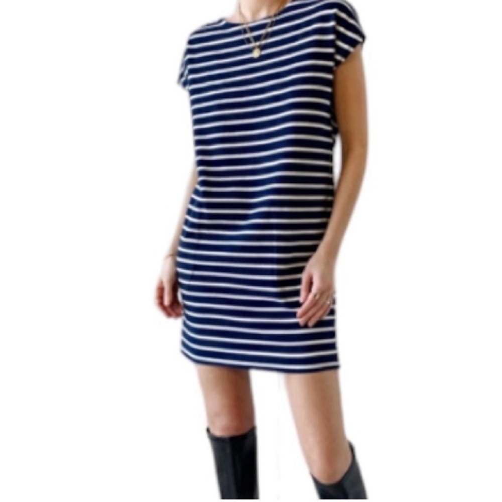 Aritzia community navy stripped oversized dress with pockets size  XXs